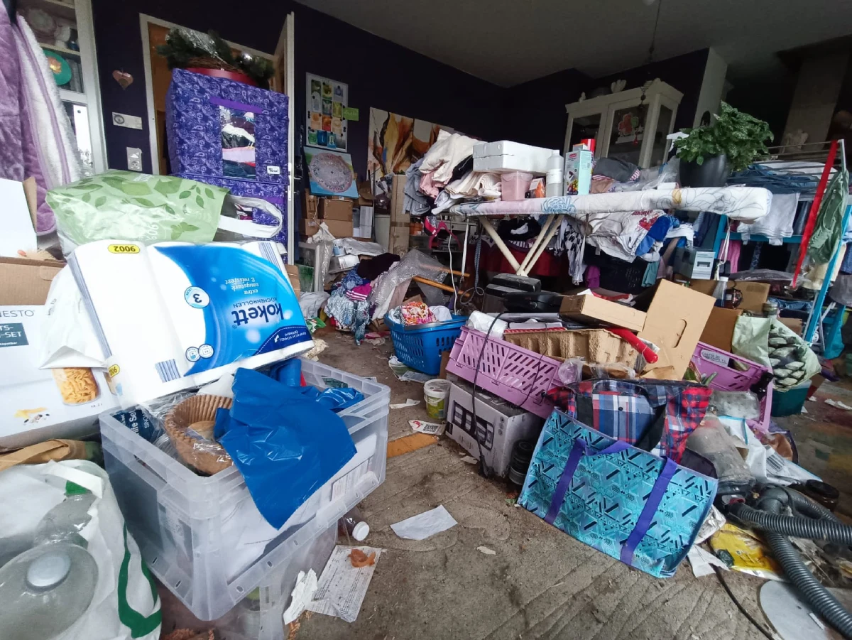 Messie Entrümpelung in Linz – Vorher-Nachher-Beispiel mit klaren Räumen